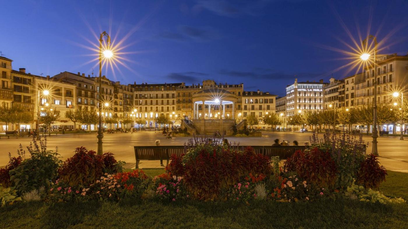 Plaza del Castillo square at night